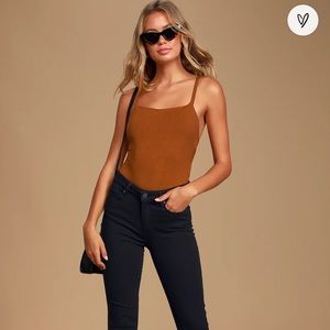 ✨ NWT Lulu’s Heights Rust Orange Ribbed Strappy Backless Bodysuit